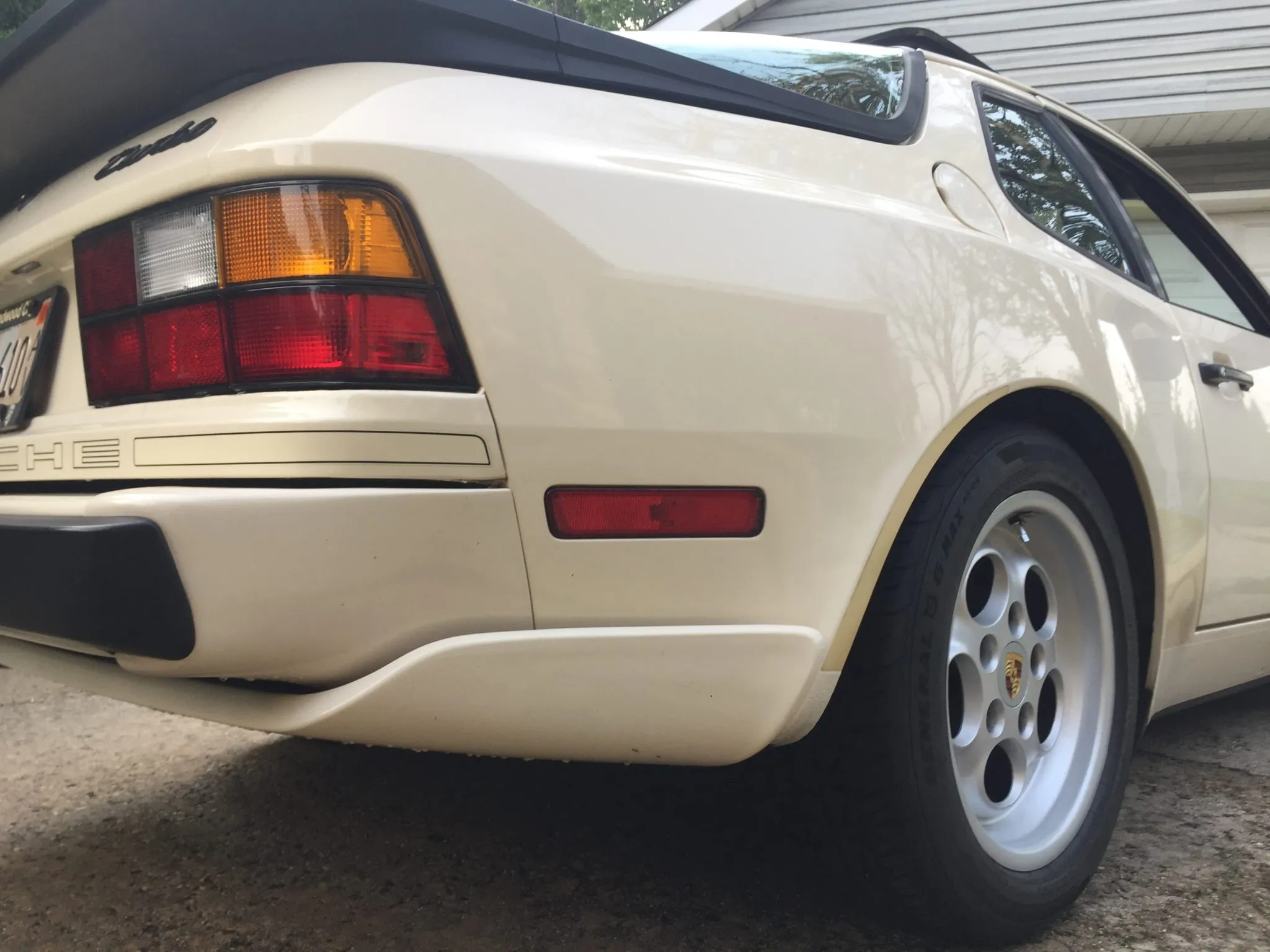 1986 Porsche 944 Turbo in Pastel Beige