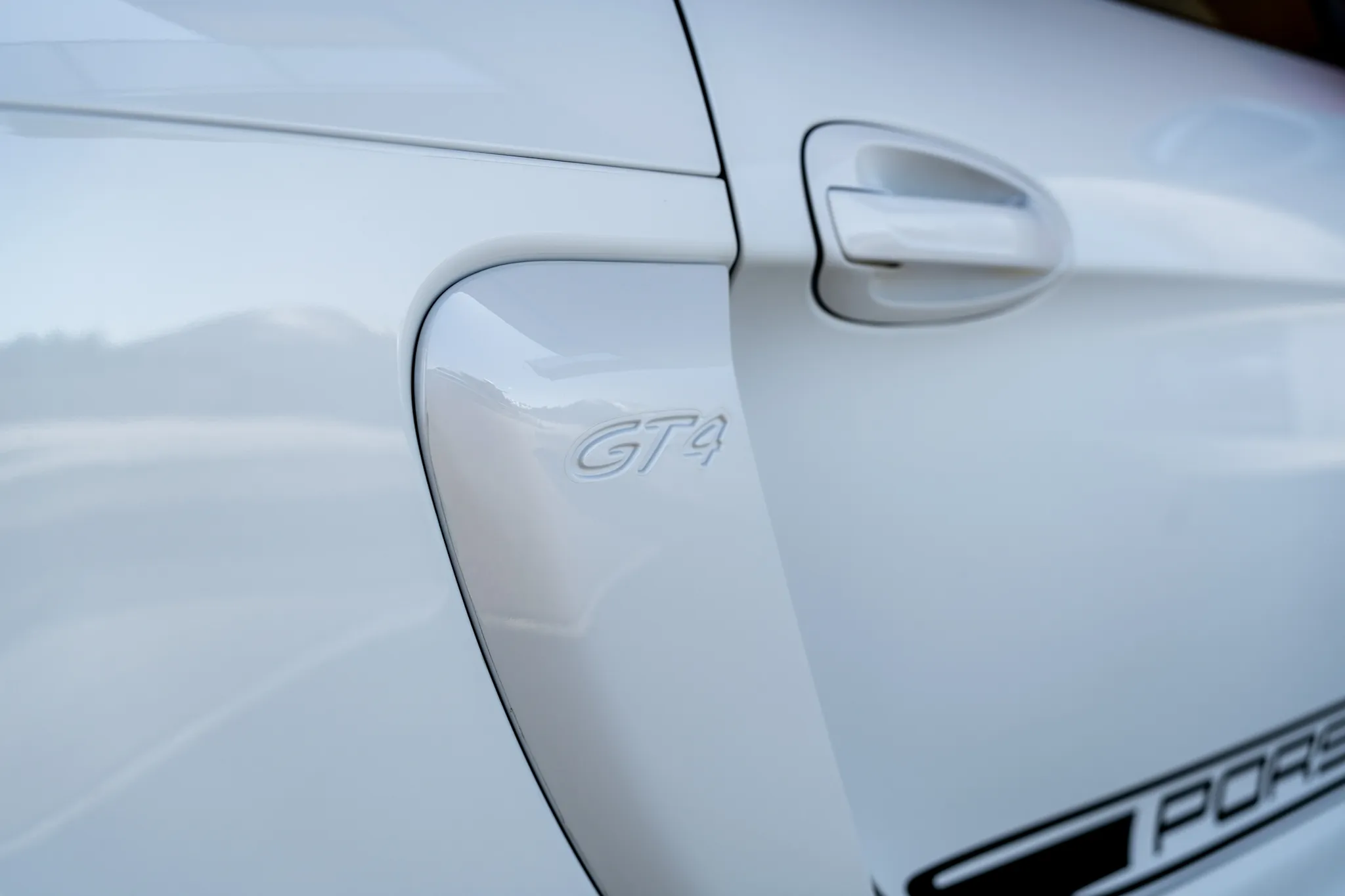 2016 Porsche Cayman GT4 in Carrara White Metallic