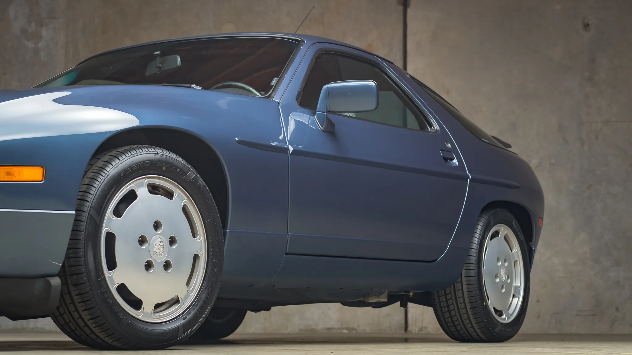 1989 Porsche 928 S4 in Dove Blue Metallic