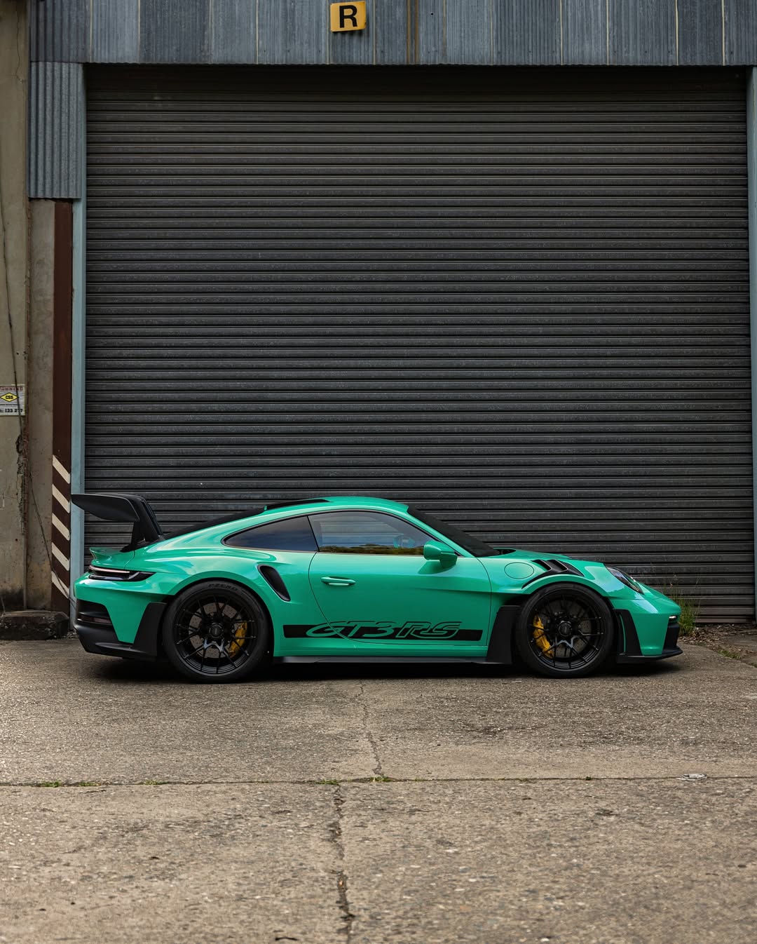 2025 Porsche 911 GT3 RS in Lighter Green