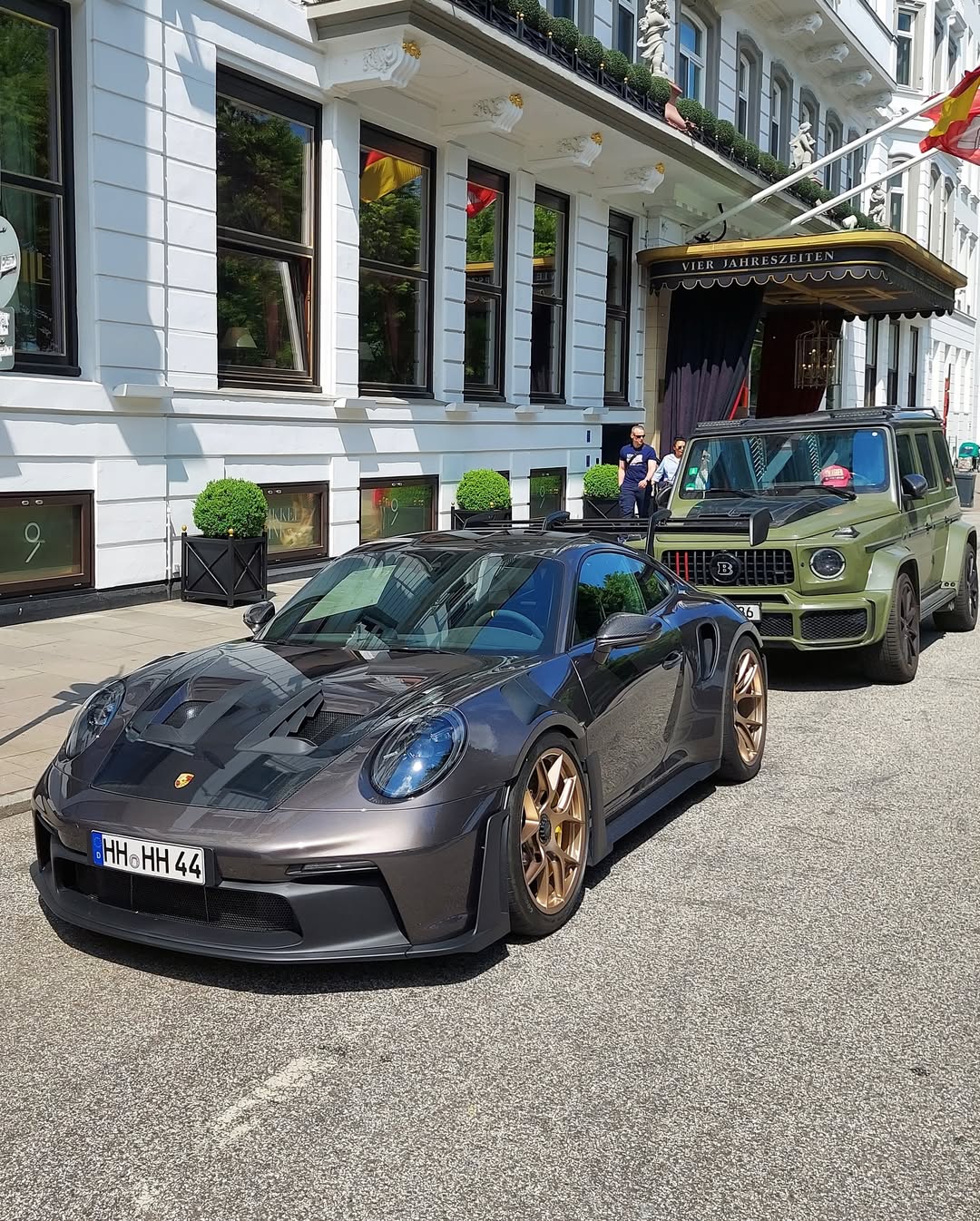 2024 Porsche 911 GT3 RS in Anthracite Brown Metallic