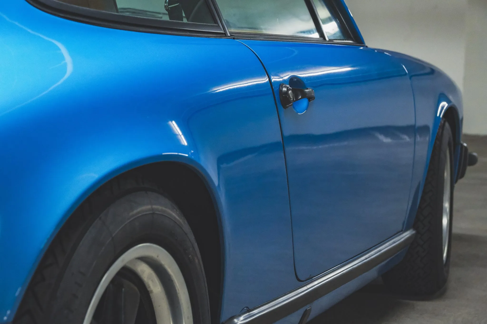 1977 Porsche 911S Coupe in Minerva Blue Metallic