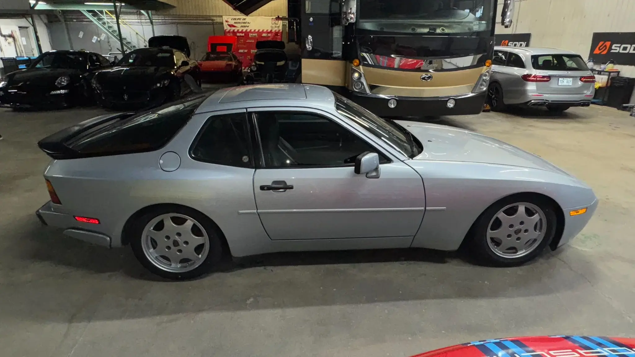 1990 Porsche 944 Turbo in Glacier Metallic