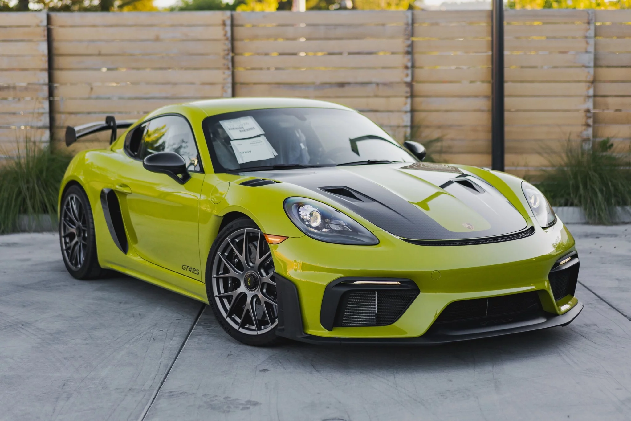 2024 Porsche 911 GT3 RS in Linden Green