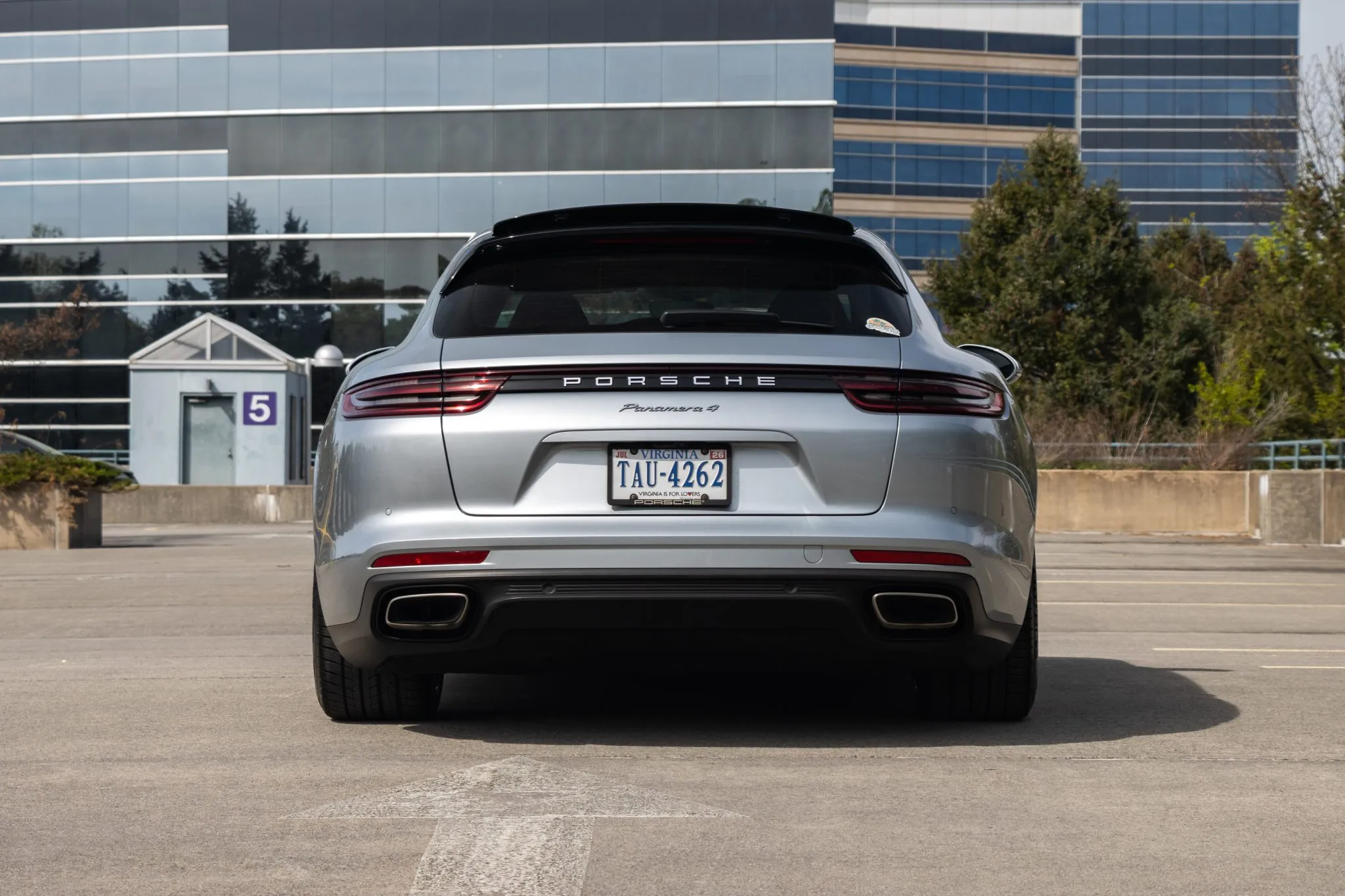 2019 Porsche Panamera 4 Sport Turismo in Dolomite Silver Metallic