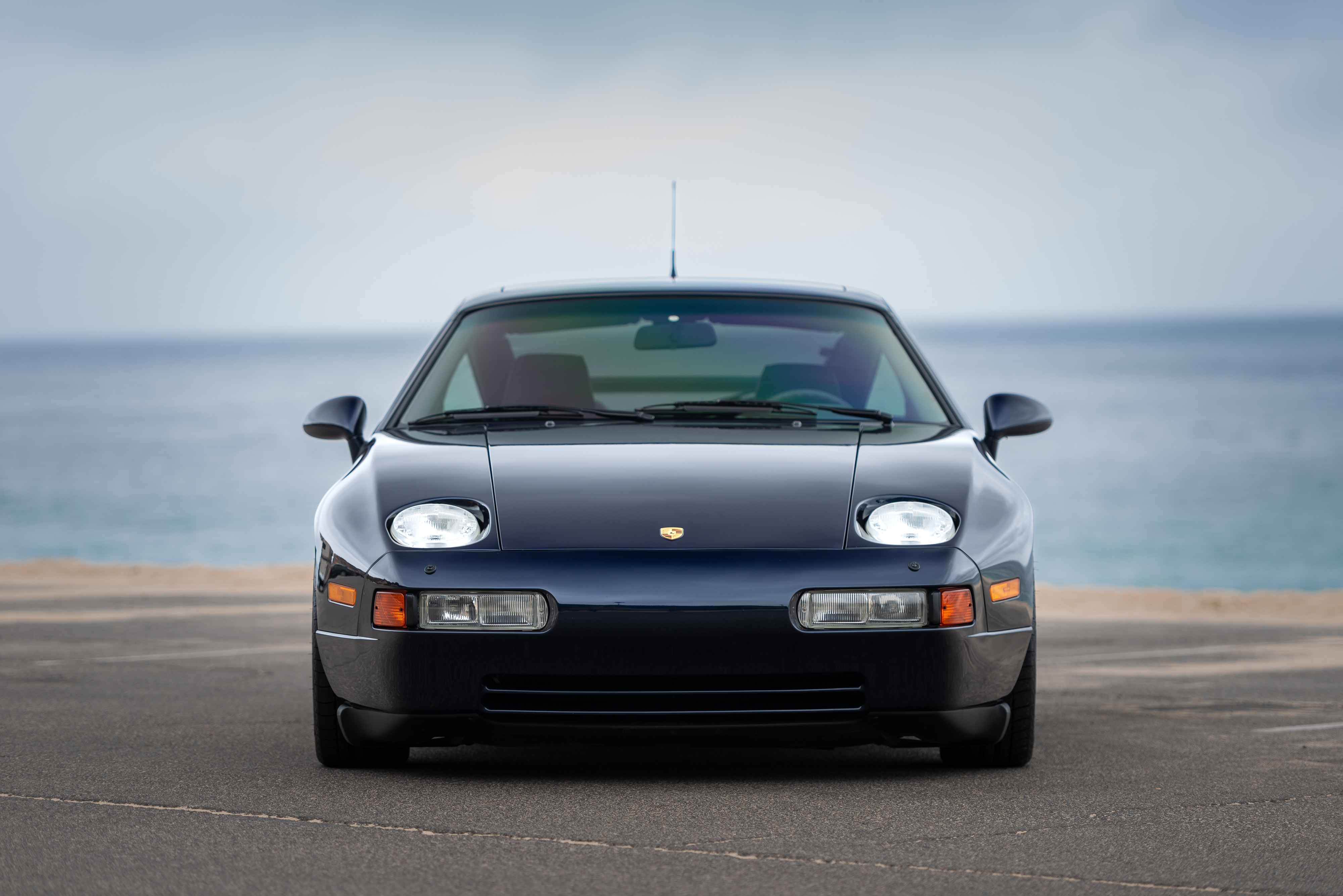 1995 Porsche 928 GTS in Midnight Blue Metallic