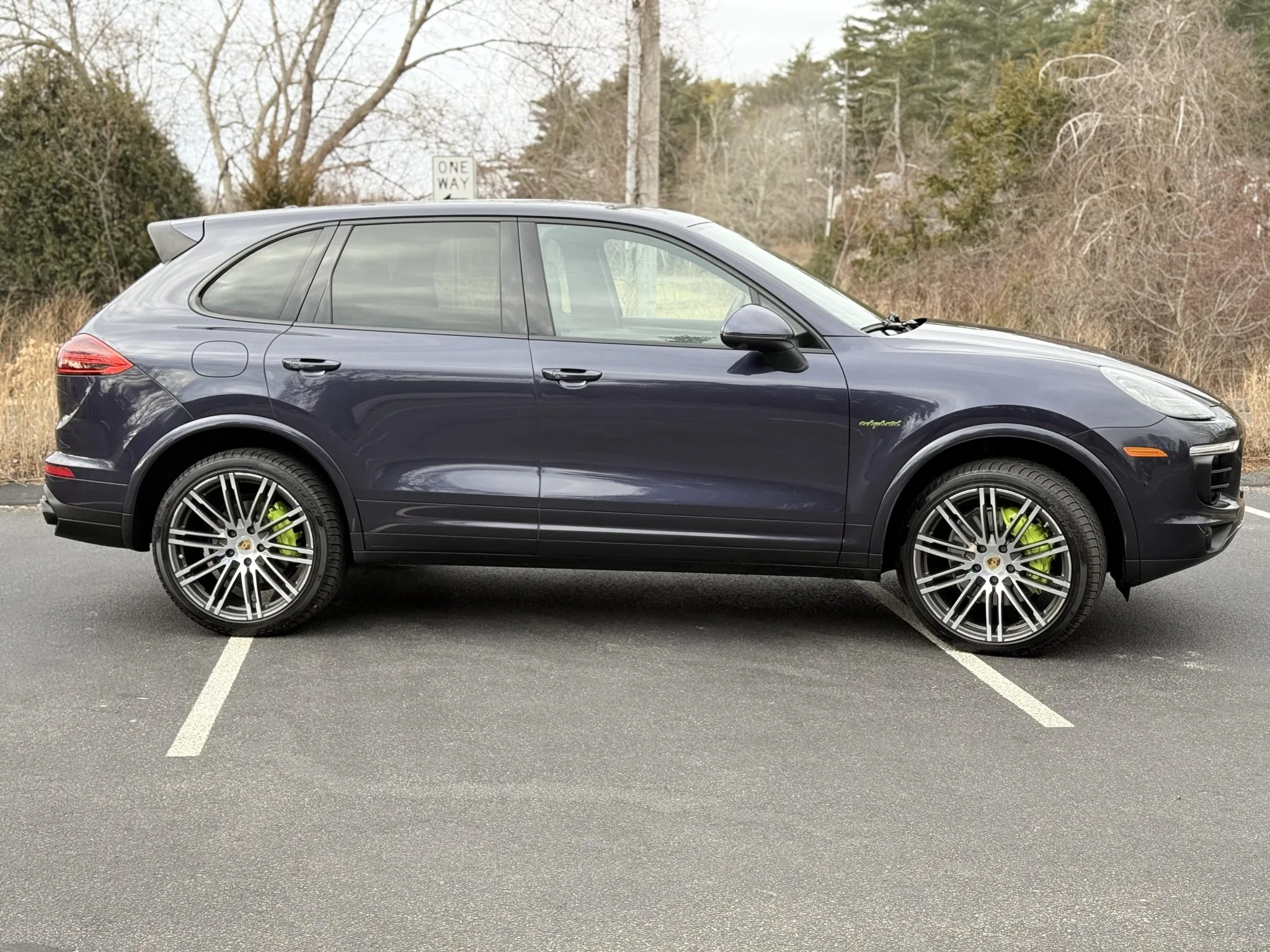 2017 Porsche Cayenne S E-Hybrid Platinum Edition in Purpurite Metallic