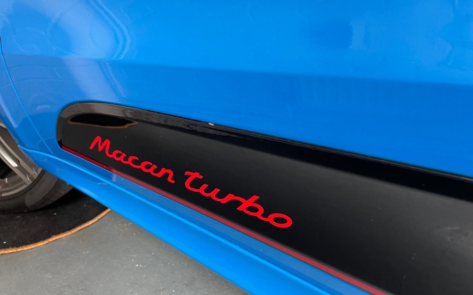 2018 Porsche Macan Turbo in Voodoo Blue