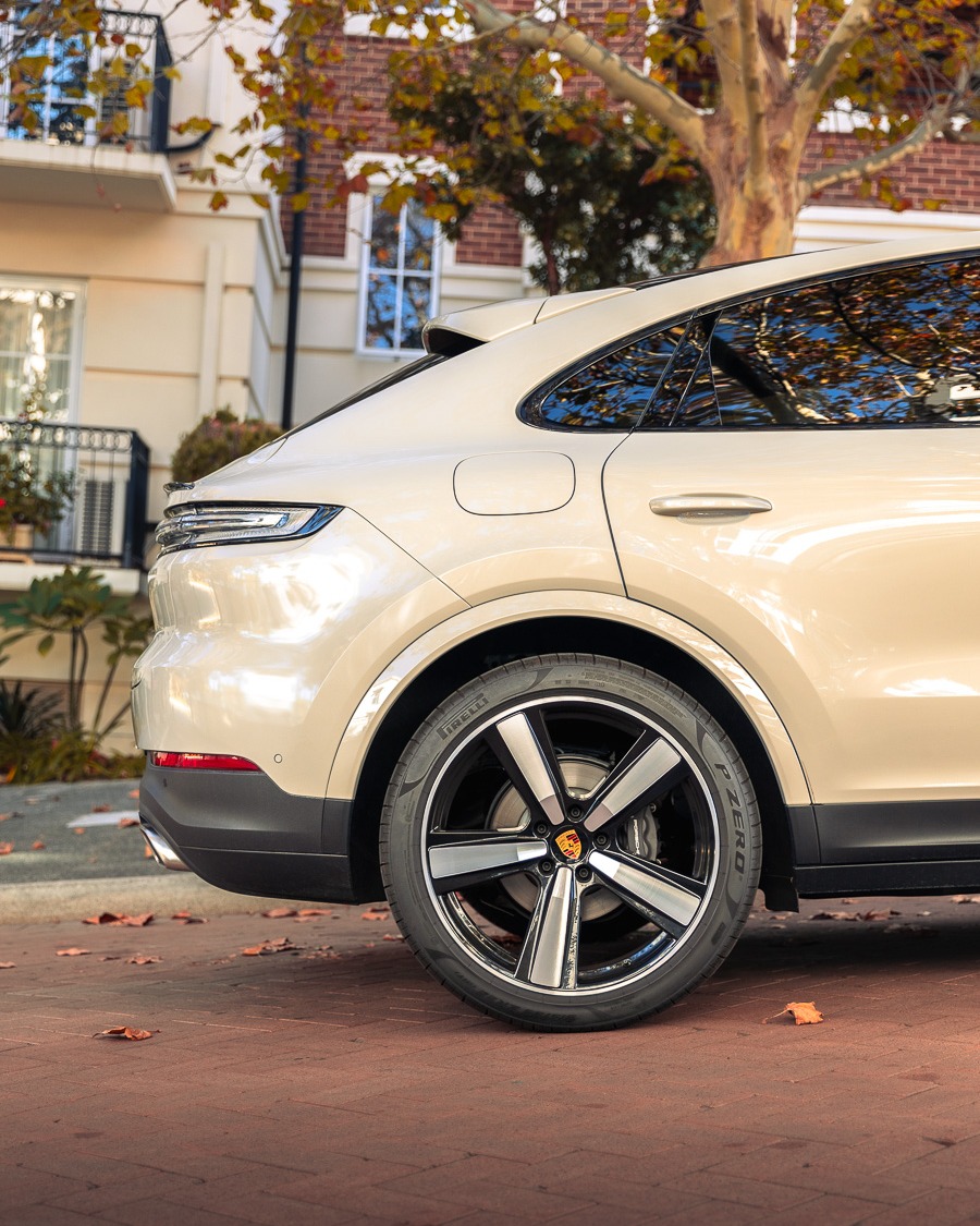 2024 Porsche Cayenne Coupé in Cashmere Beige Metallic