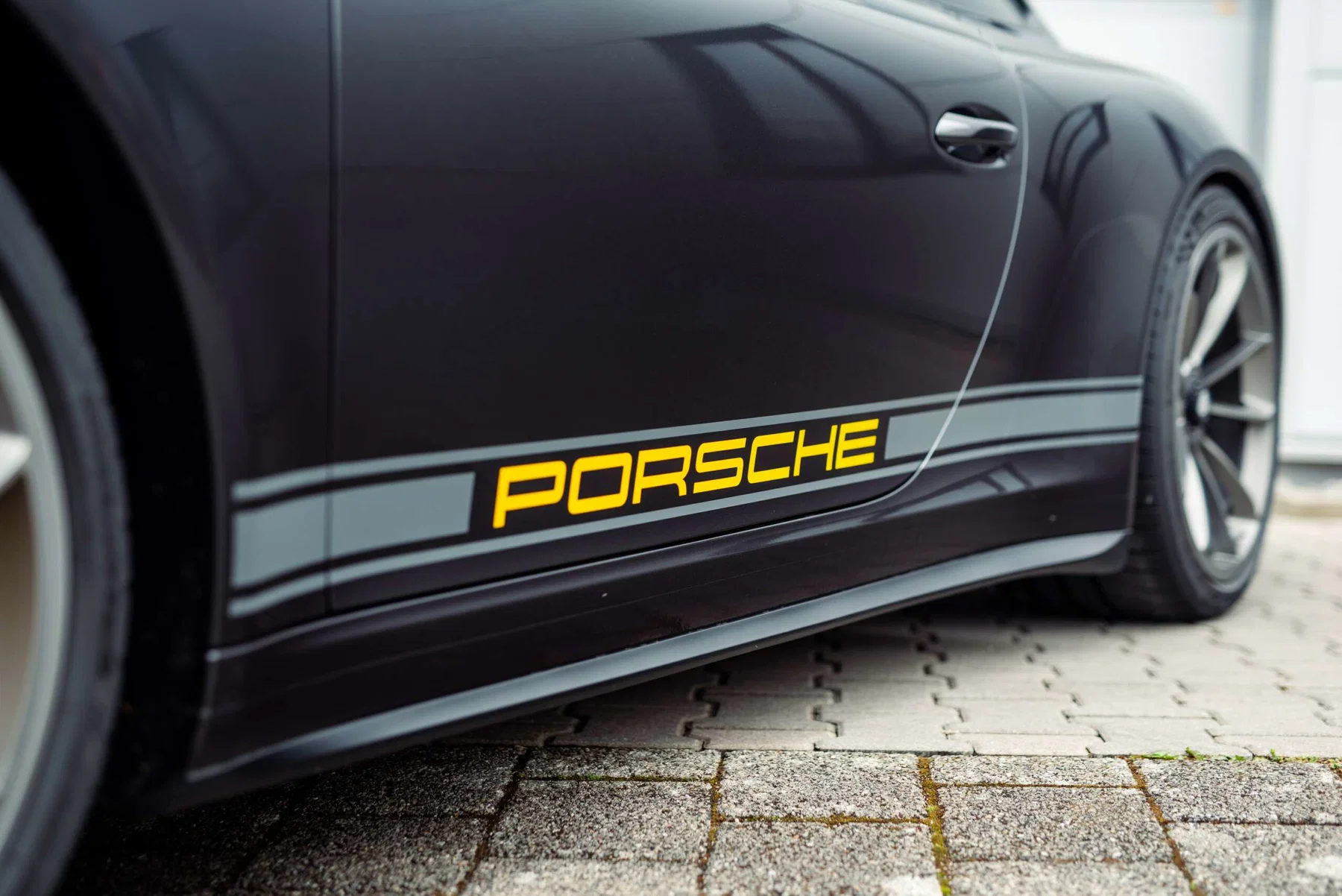 2018 Porsche 911 GT3 Touring in Grigio Granito Metallic