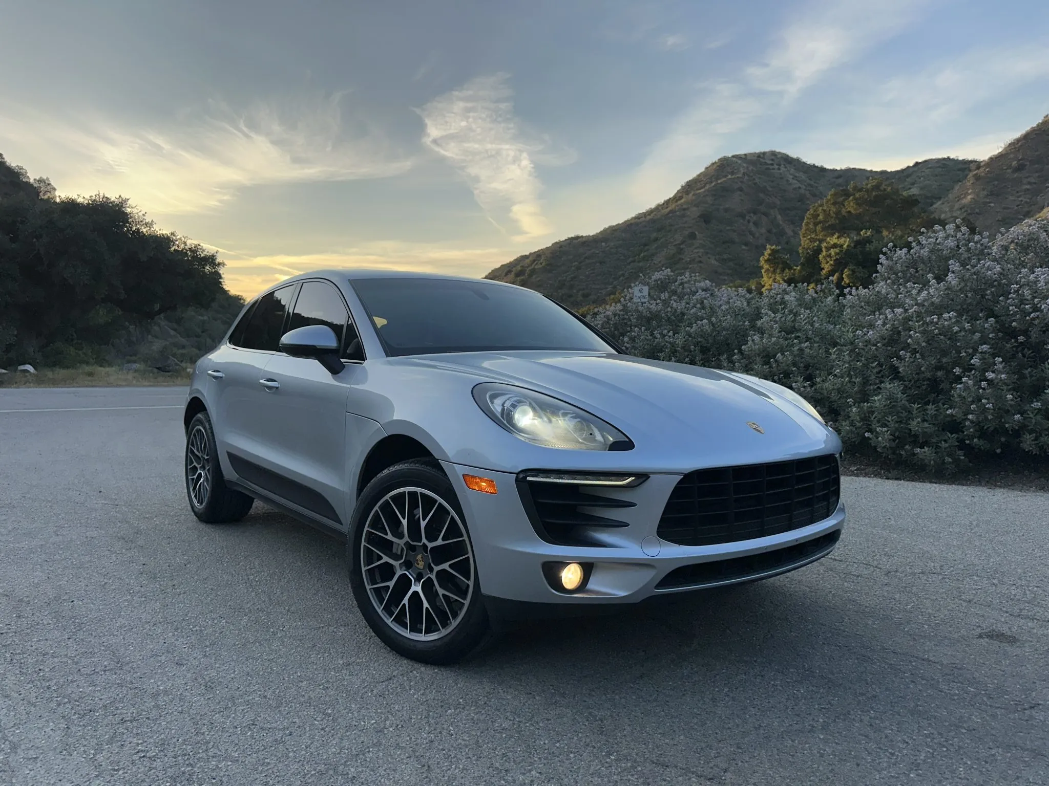 2016 Porsche Macan S in Rhodium Silver Metallic
