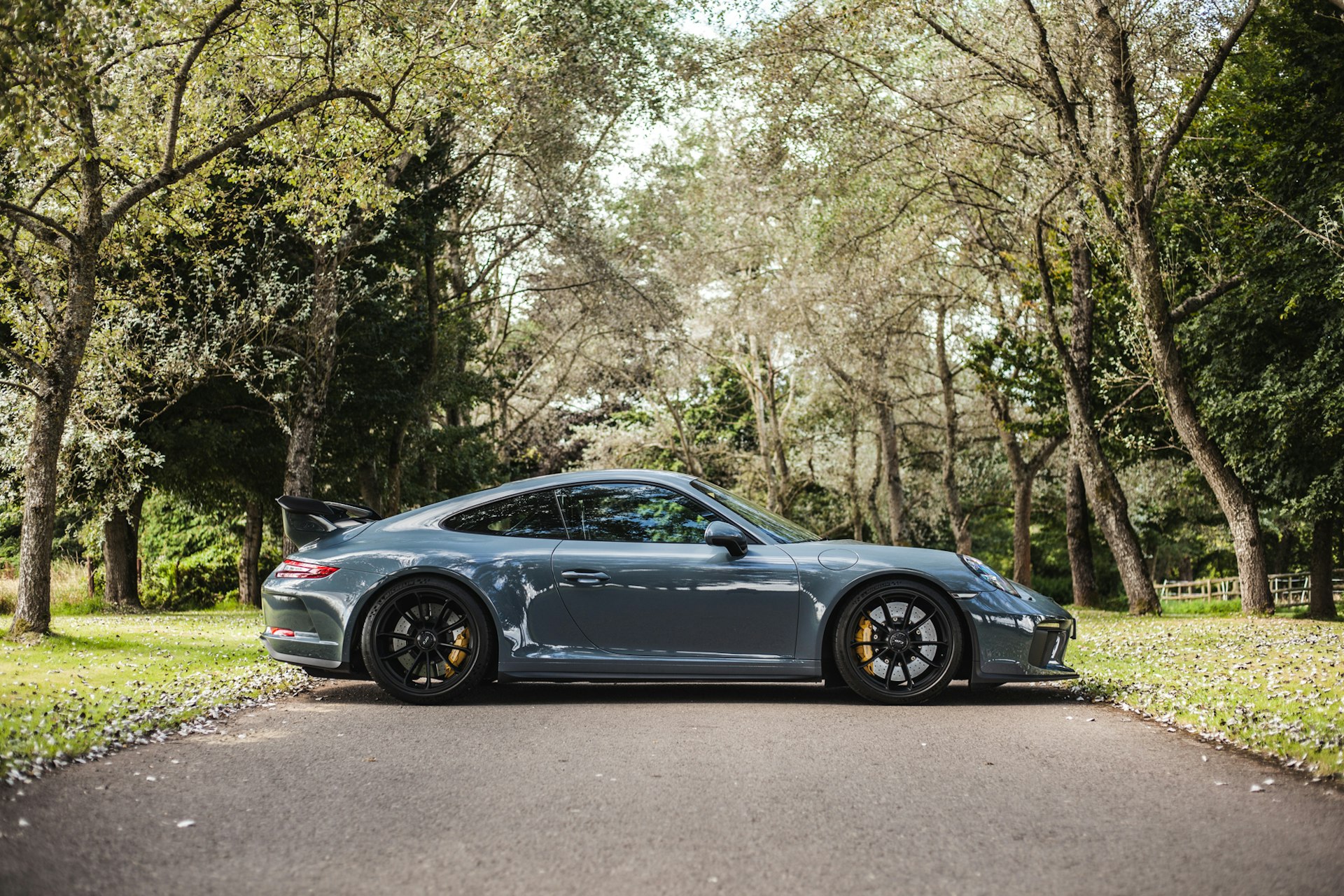 2017 Porsche 911 GT3 Clubsport in Graphite Blue Metallic