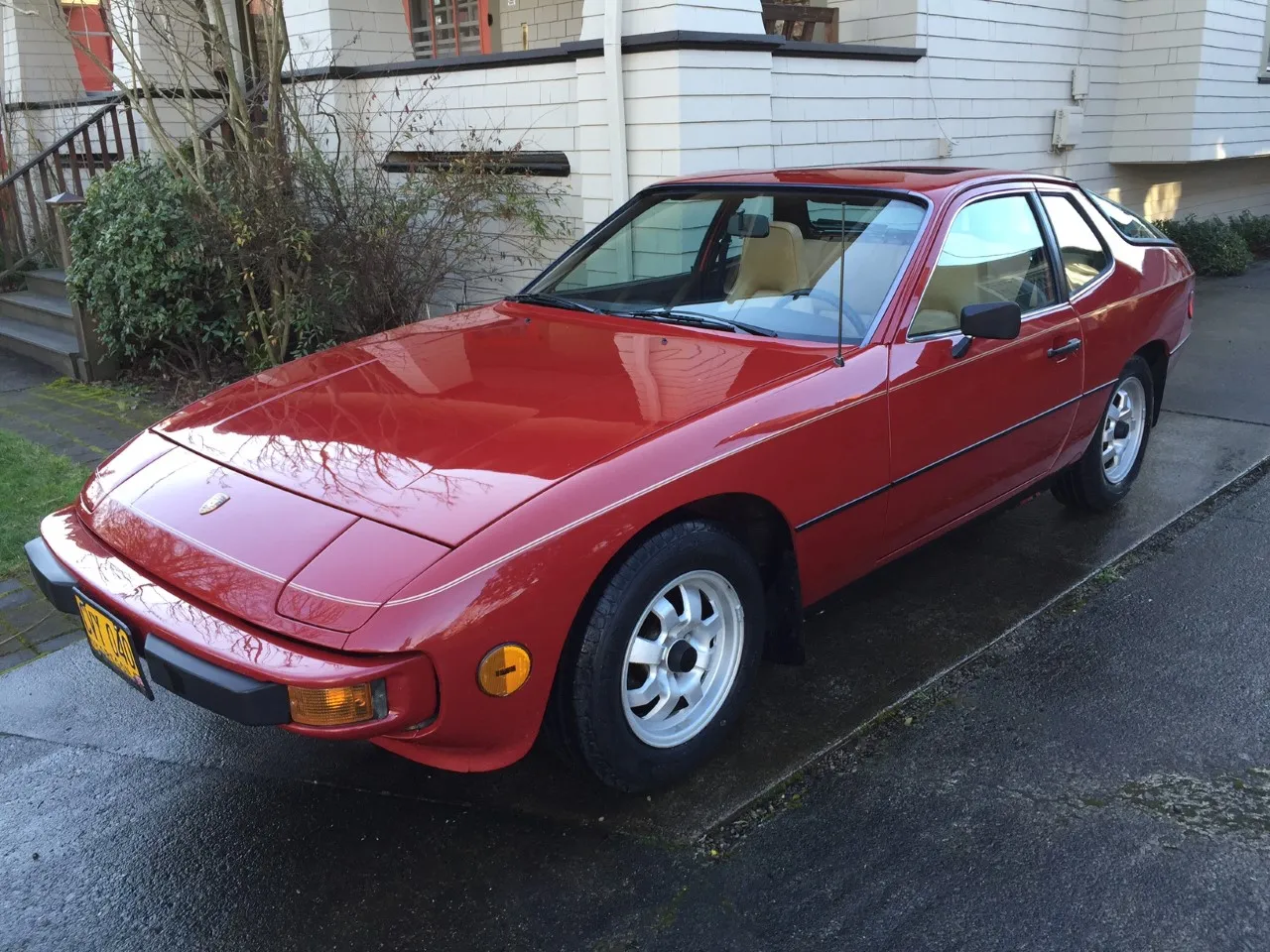 1978 Porsche 924 in Mars Red