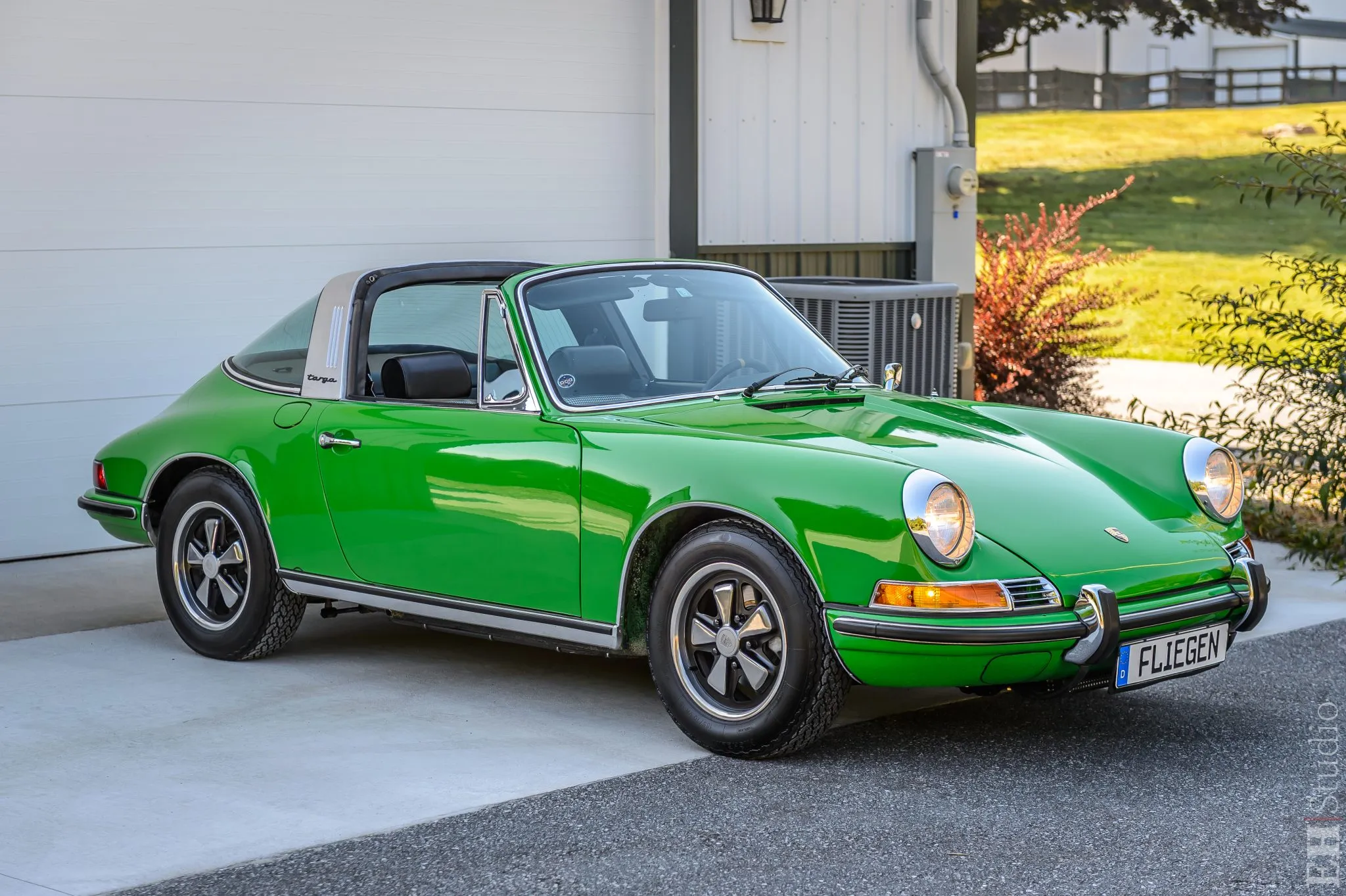 1972 Porsche 911T Targa in Kelly Green