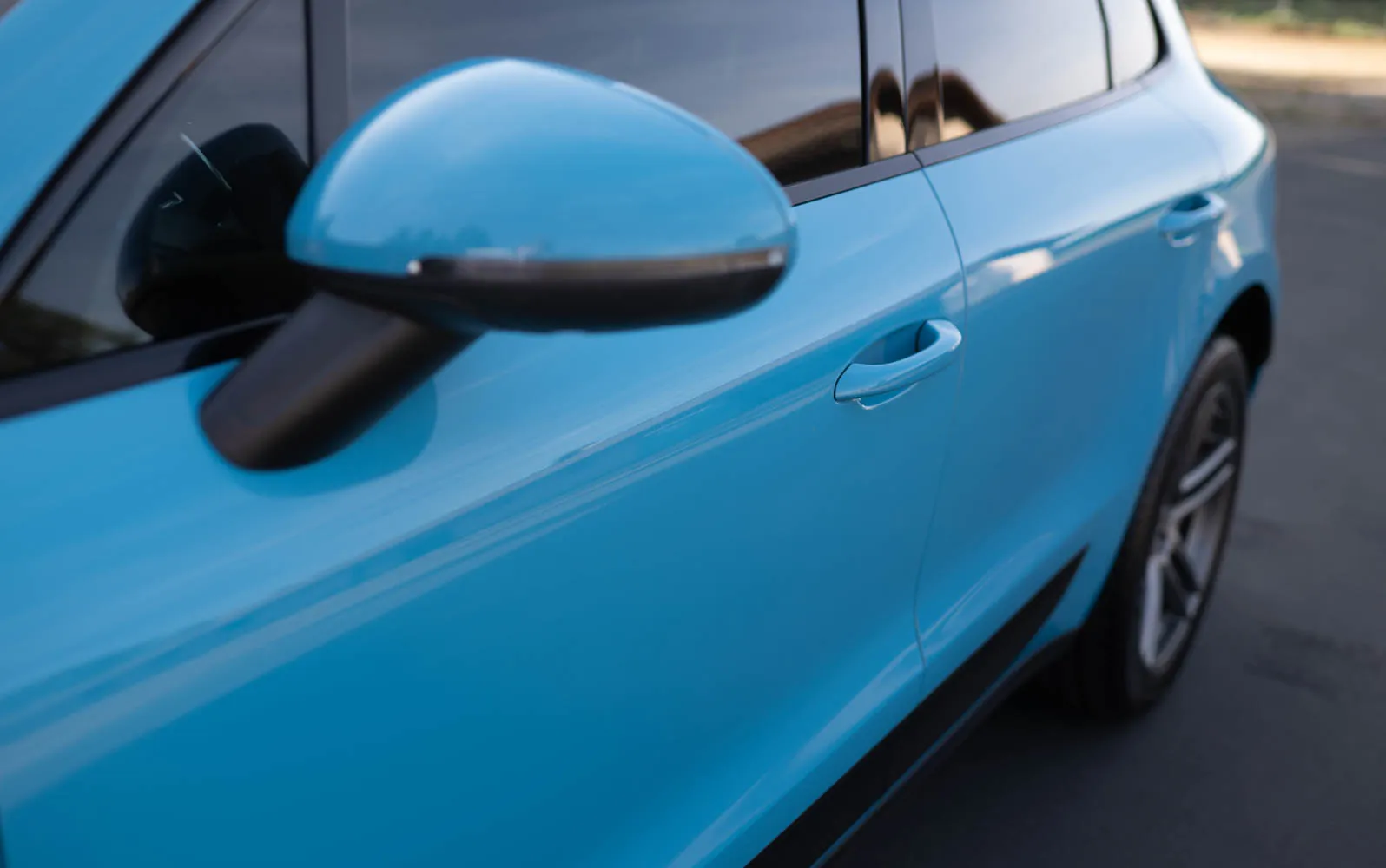 2020 Porsche Macan in Miami Blue