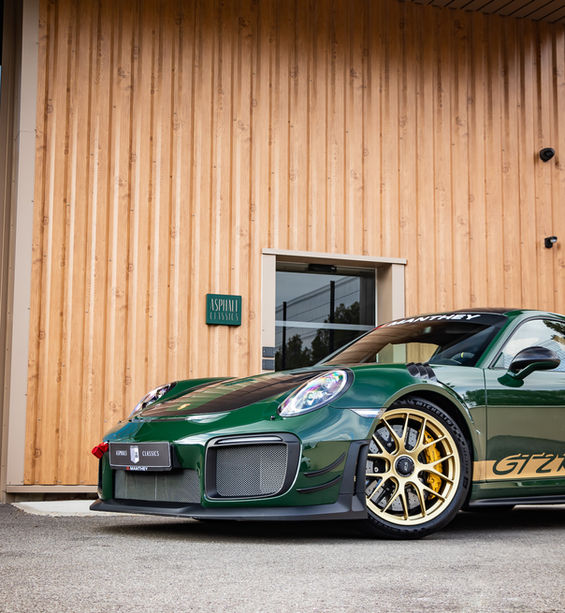 2018 Porsche 911 GT2 RS in British Racing Green