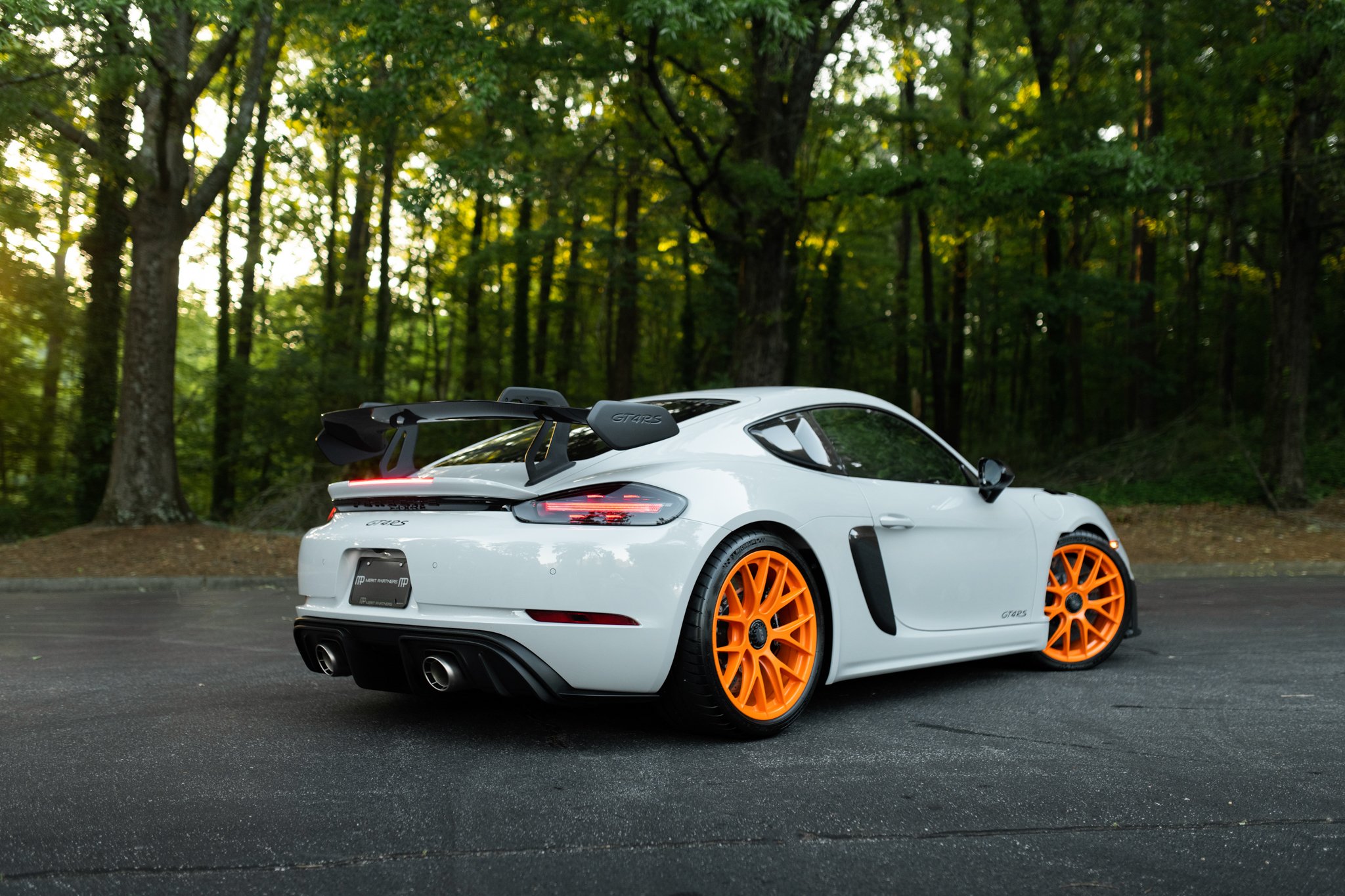 2023 Porsche Cayman GT4 RS in Grigio Campovolo