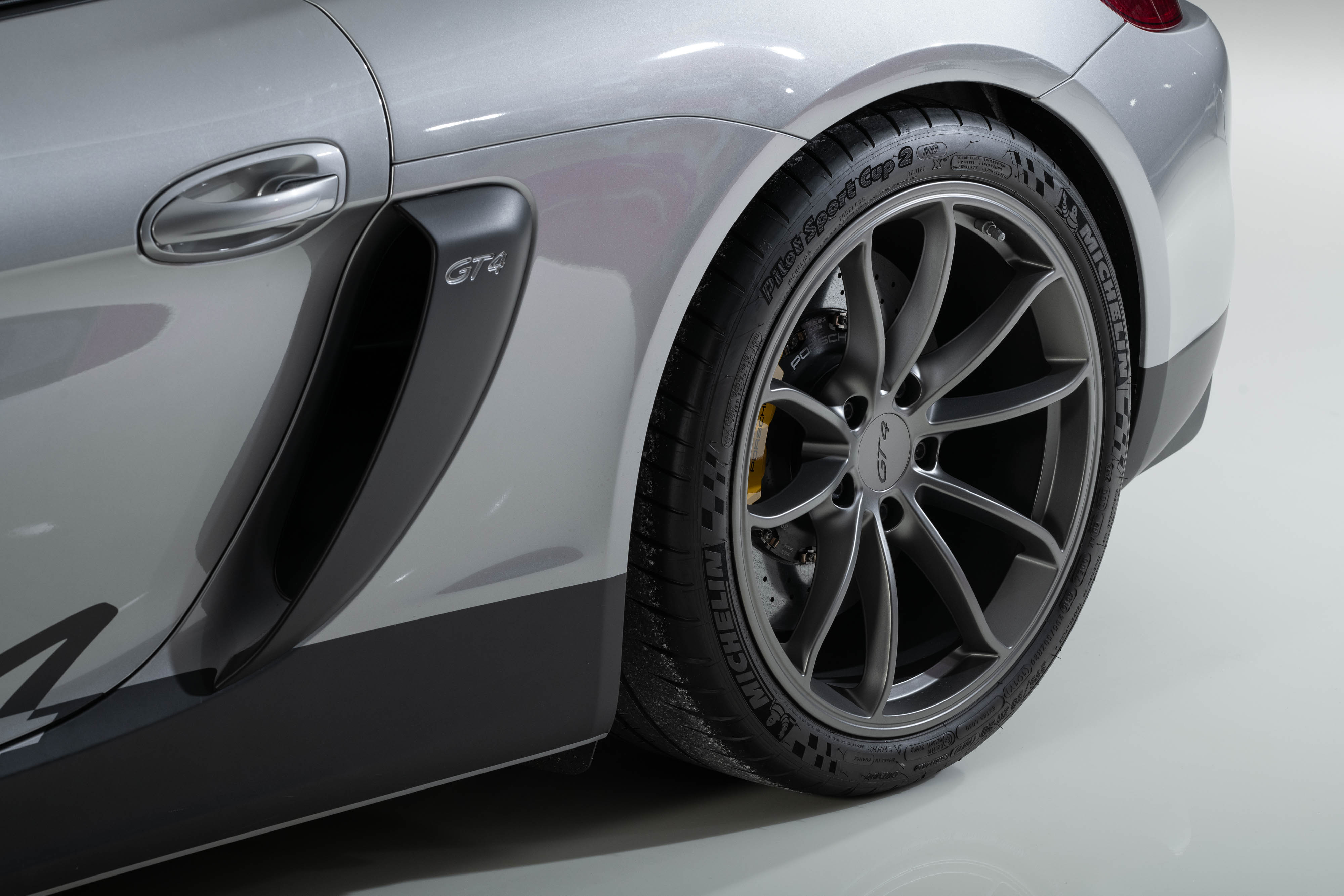 2016 Porsche Cayman GT4 in GT Silver Metallic