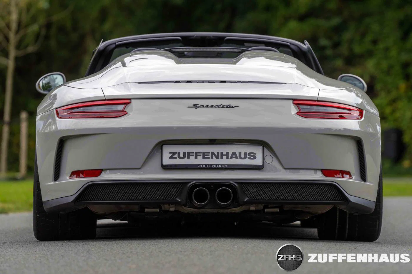 2019 Porsche 911 Speedster in Chalk
