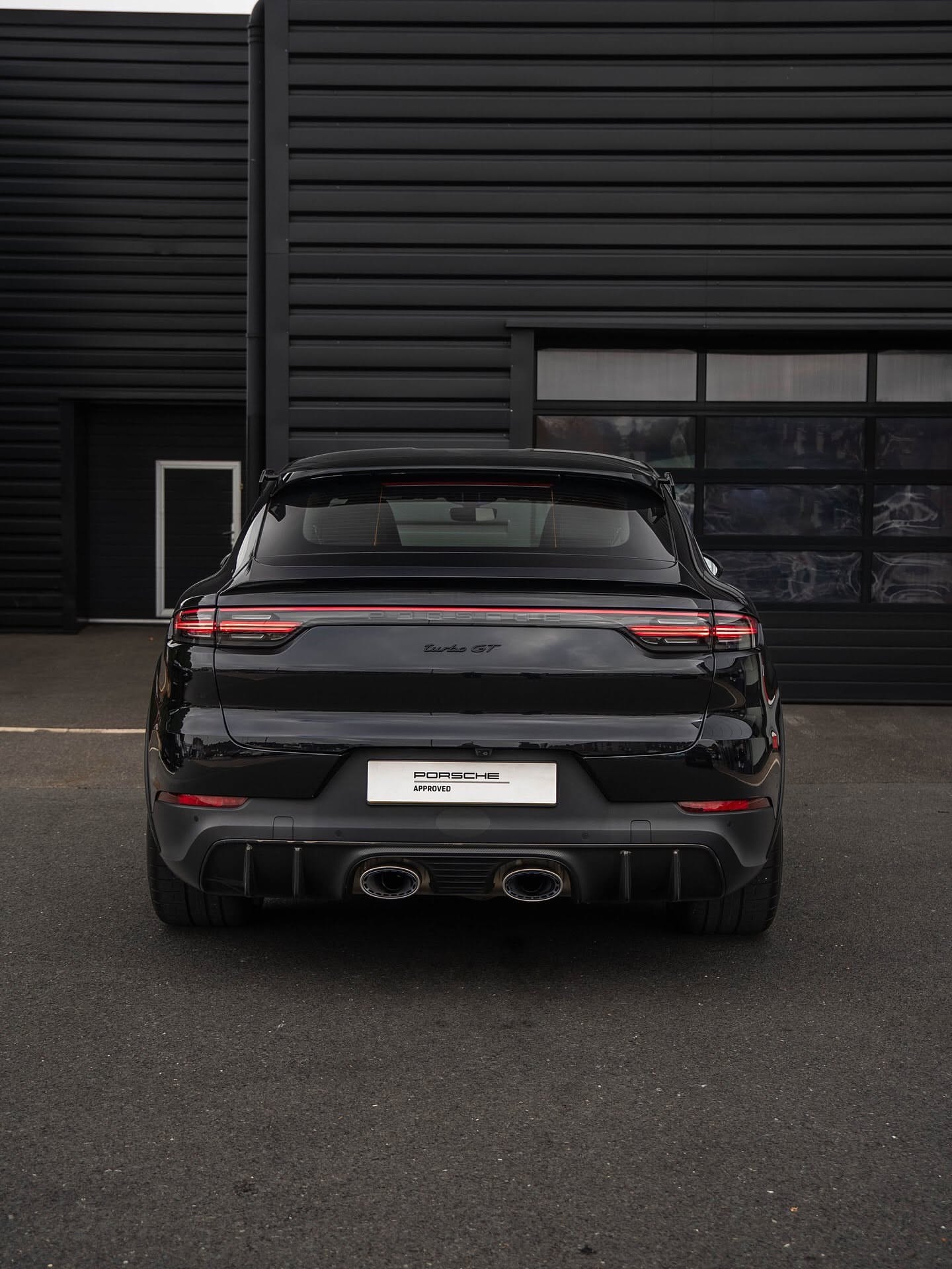 2025 Porsche Cayenne Turbo GT in Mamba Black Metallic