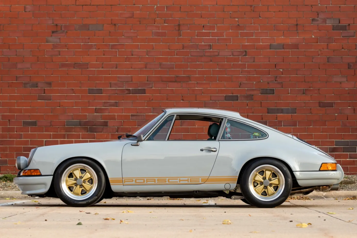 1976 Porsche 911 2.7 Carrera Coupe in Speedway Green