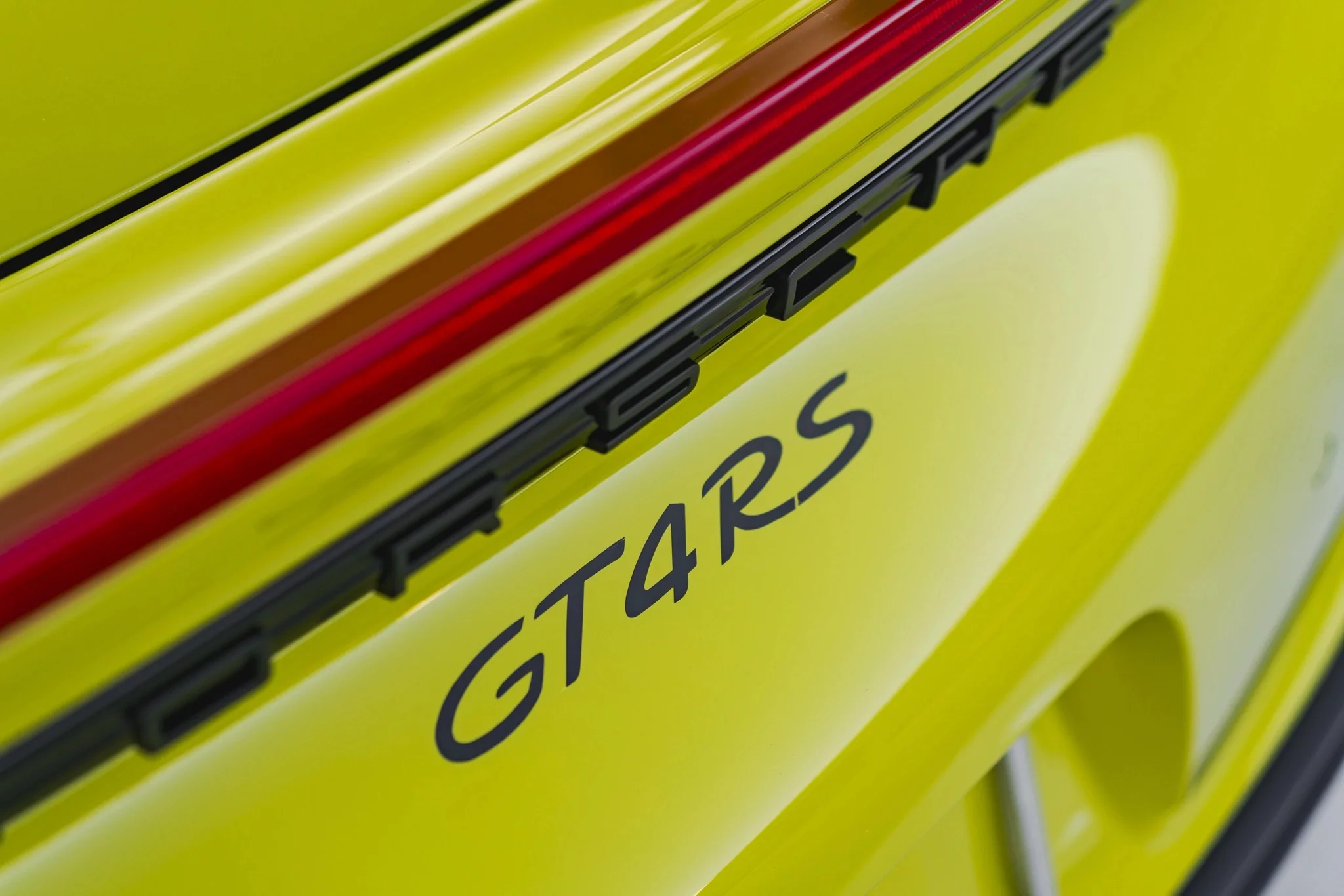 2024 Porsche 911 GT3 RS in Linden Green