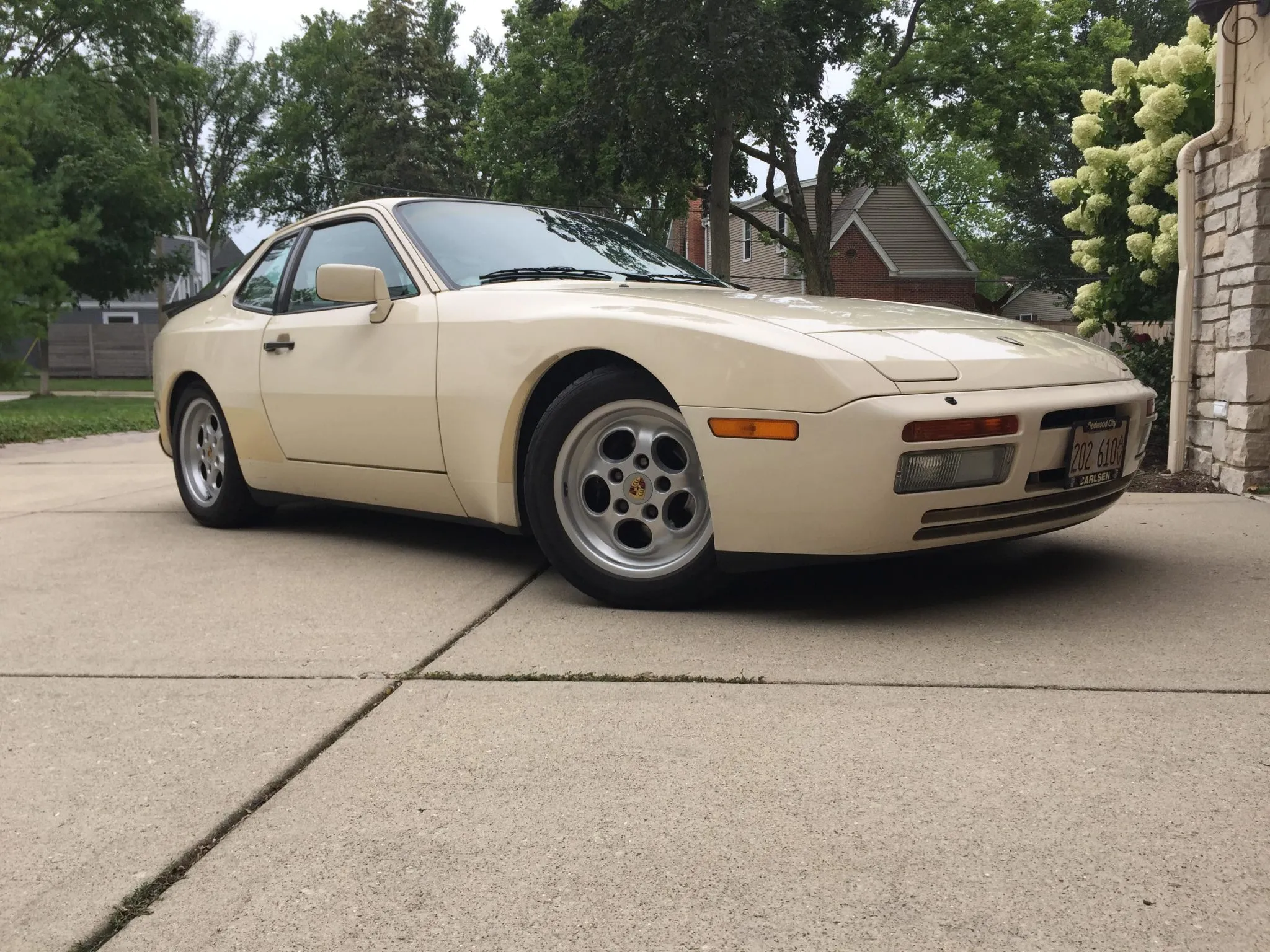 1986 Porsche 944 Turbo in Pastel Beige