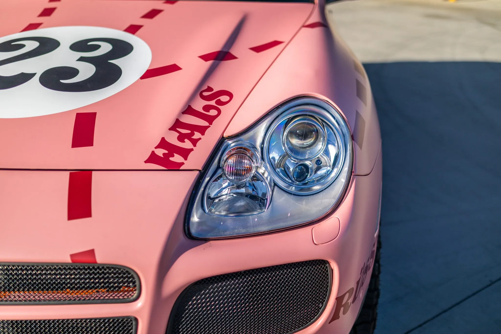 2003 Porsche Cayenne Turbo in Pink Pig