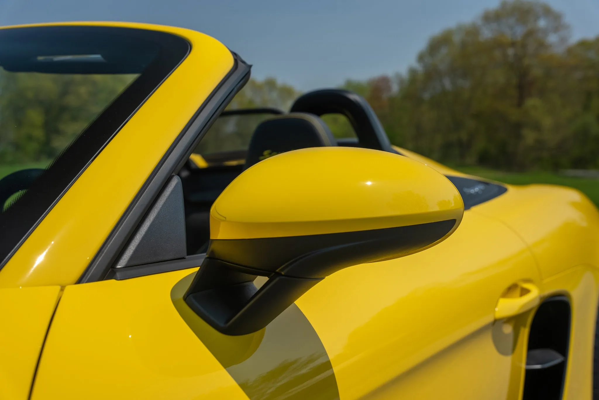 2021 Porsche 718 Spyder in Racing Yellow