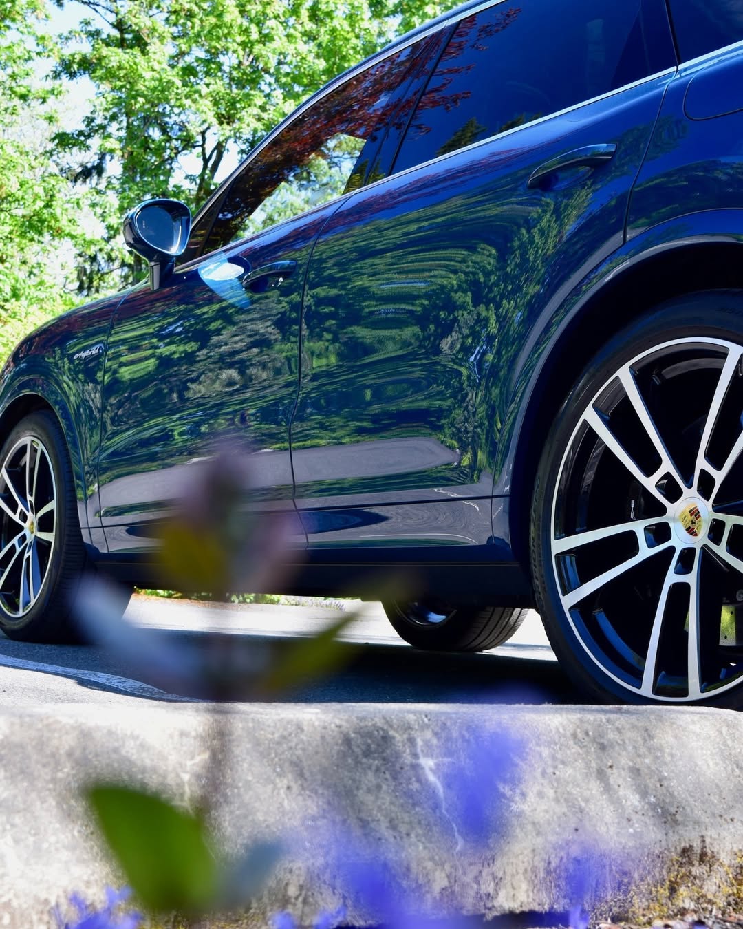 2025 Porsche Cayenne E-Hybrid Turbo in Montego Blue Metallic