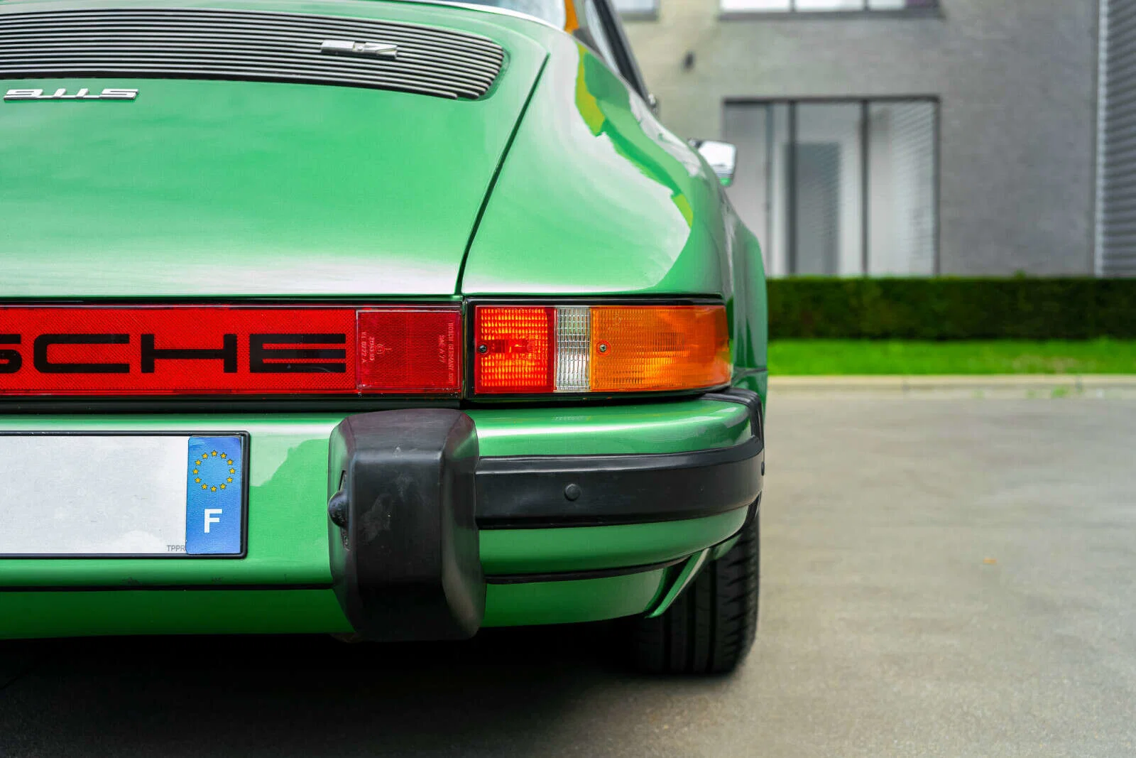 1974 Porsche 911 S in Viper Green Diamond