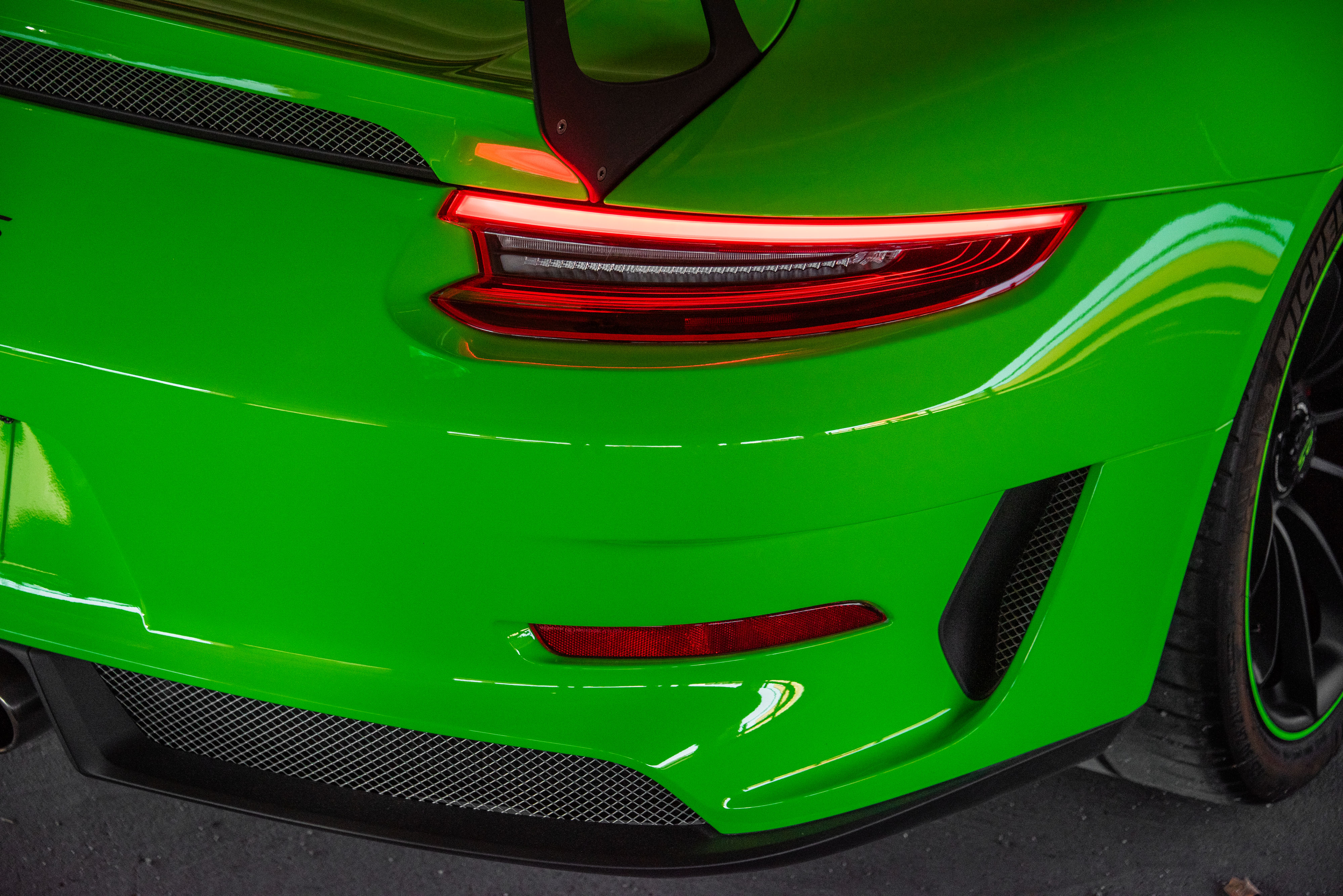 2019 Porsche 911 GT3 RS in Lizard Green