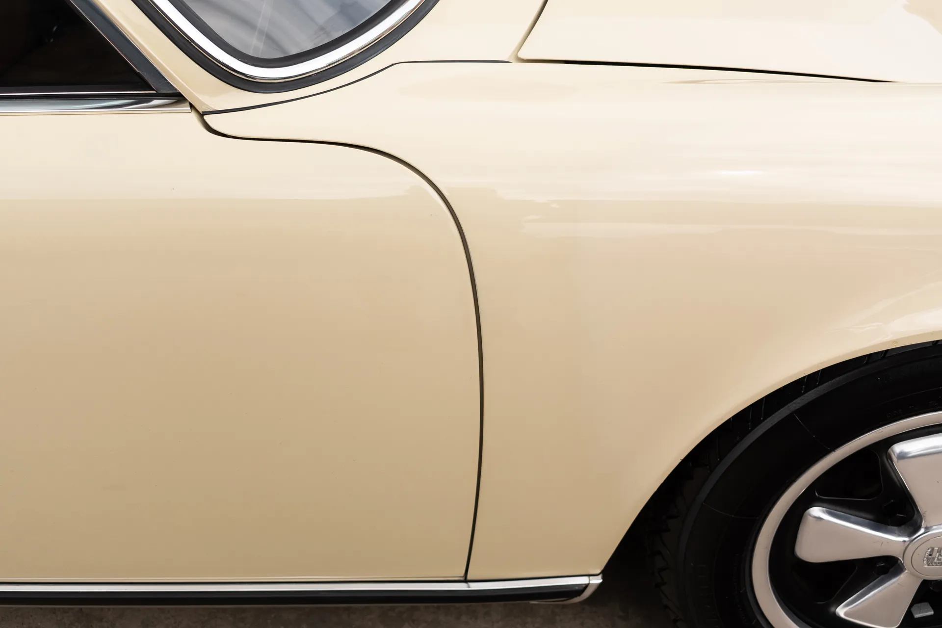 1973 Porsche 911S Coupe in Ivory