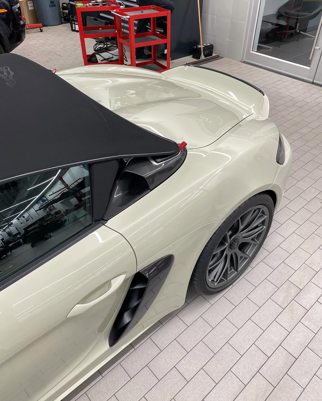 2024 Porsche 718 Spyder RS in Geyser Grey Metallic