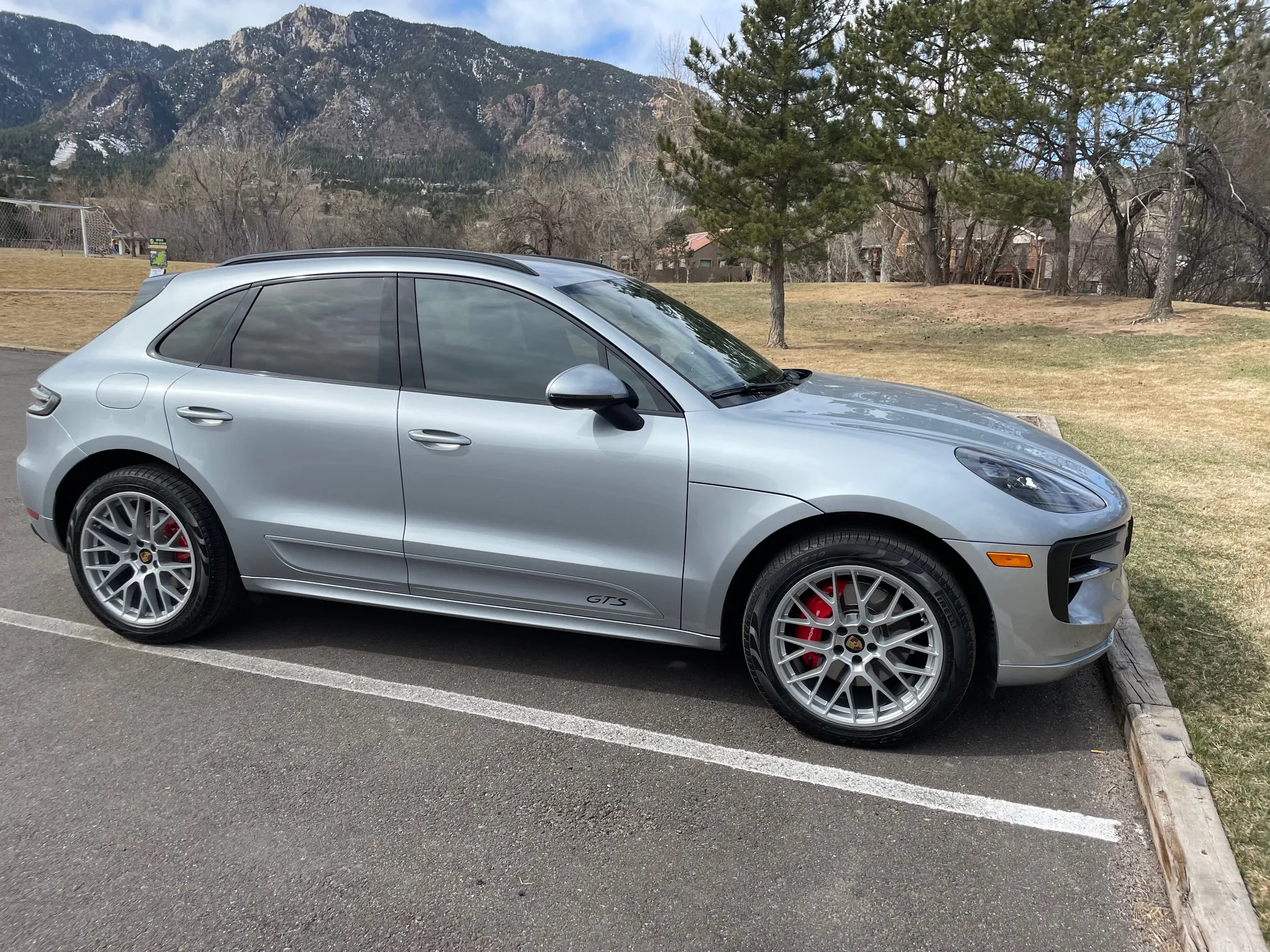 2021 Porsche Macan GTS in Dolomite Silver Metallic