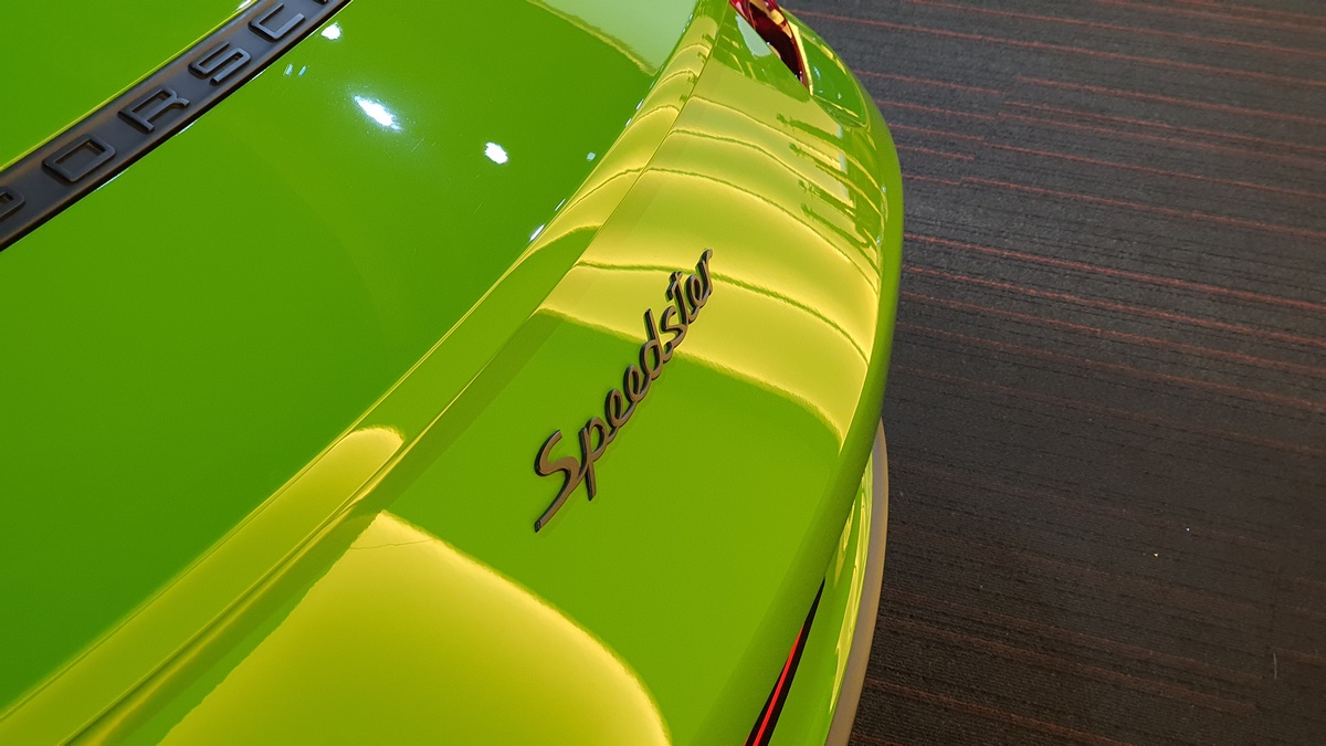 2019 Porsche 911 Speedster in Willow Green