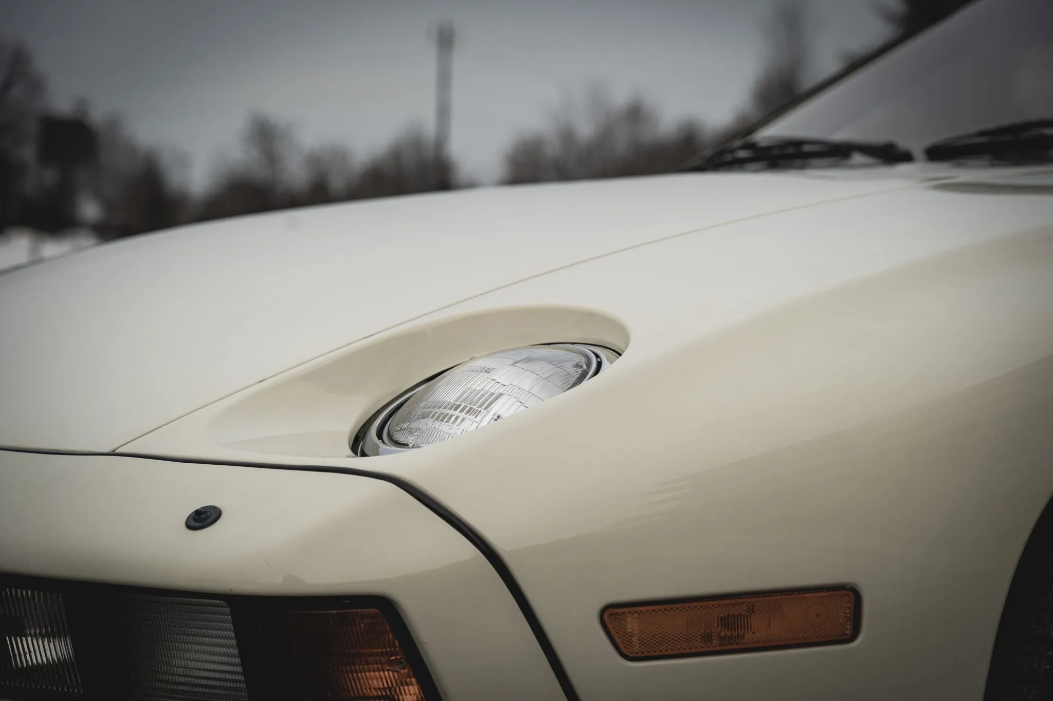 1981 Porsche 928 in Chiffon White