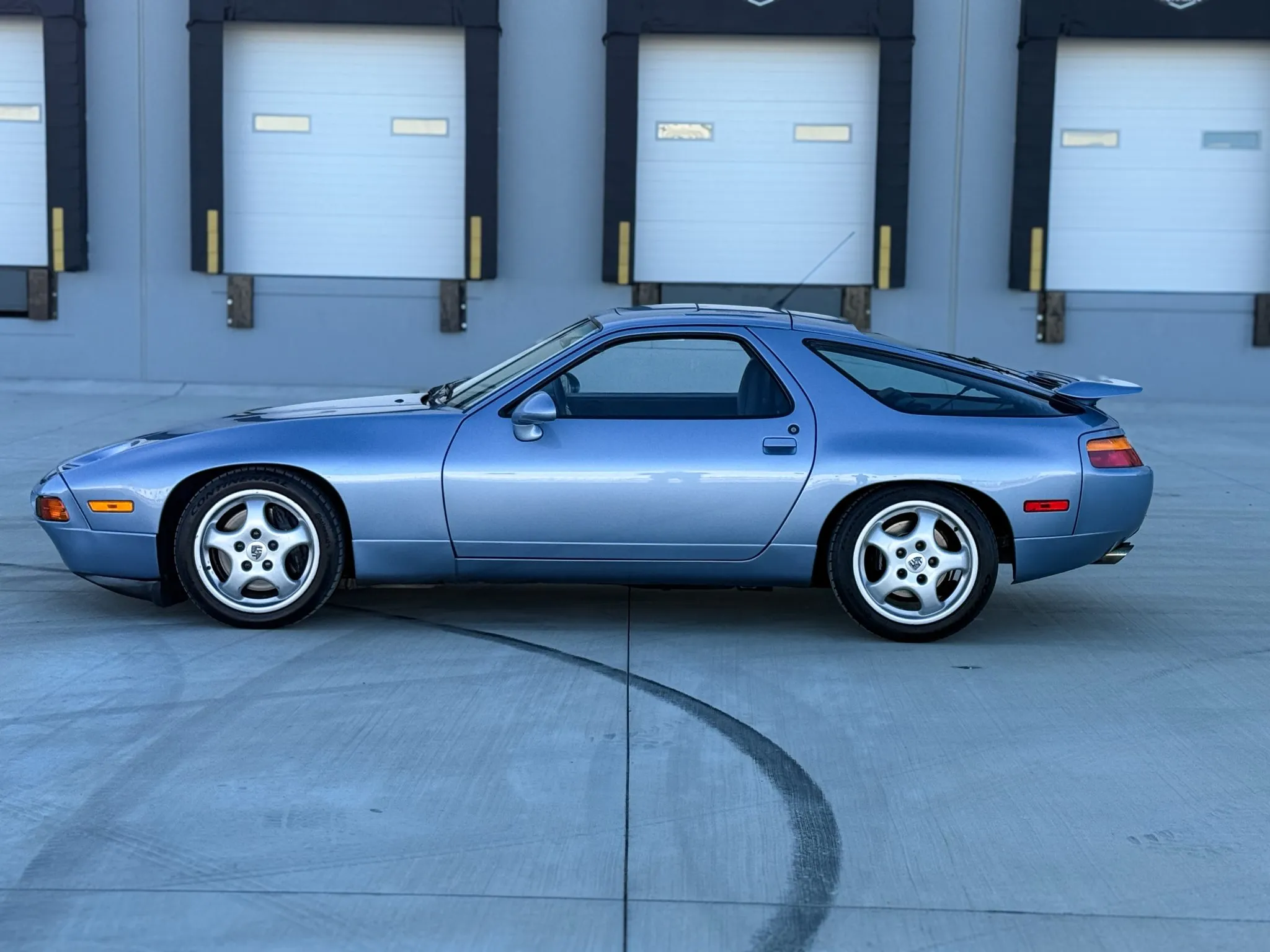 1993 Porsche 928 GTS 5-Speed in Horizon Blue Metallic