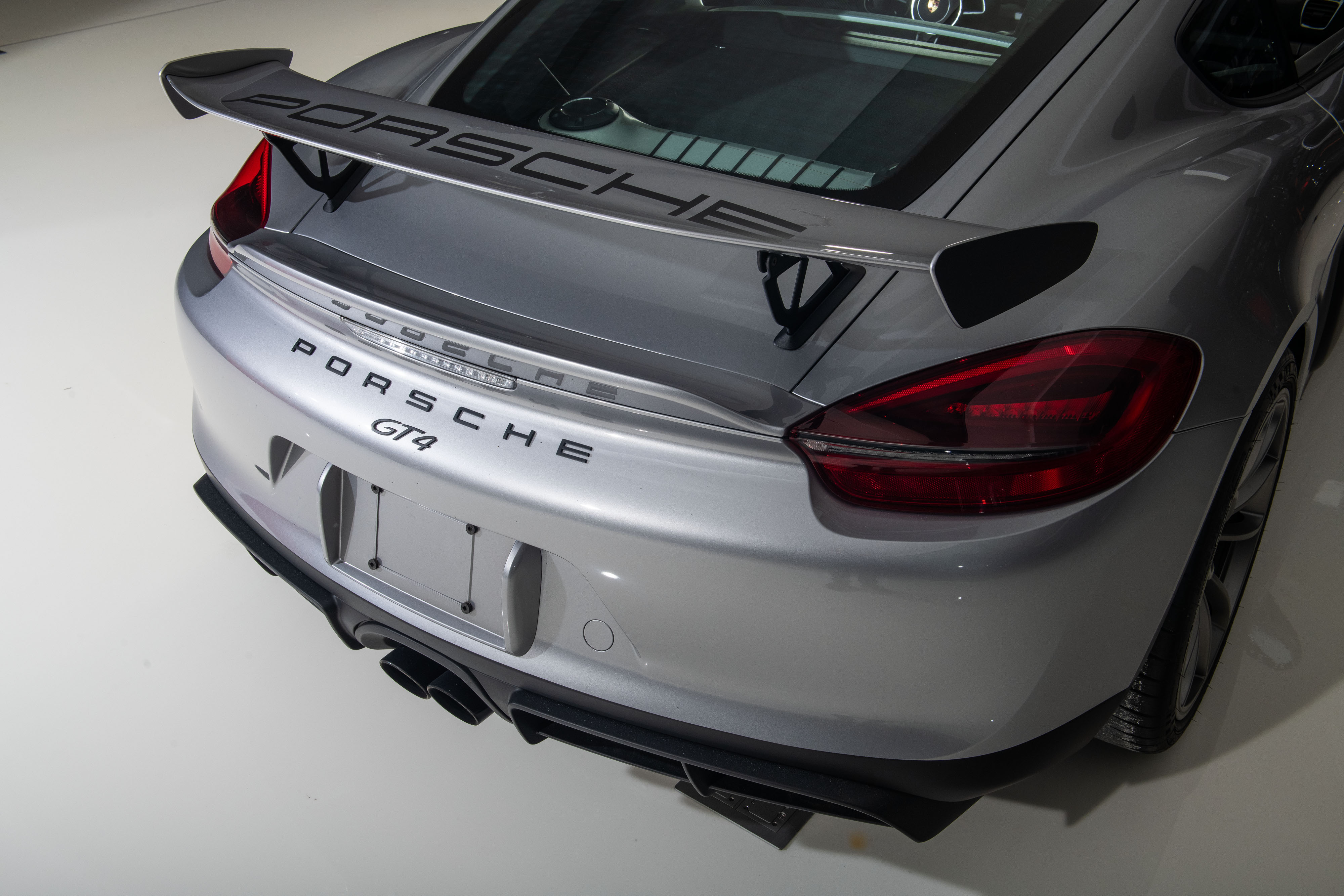 2016 Porsche Cayman GT4 in GT Silver Metallic