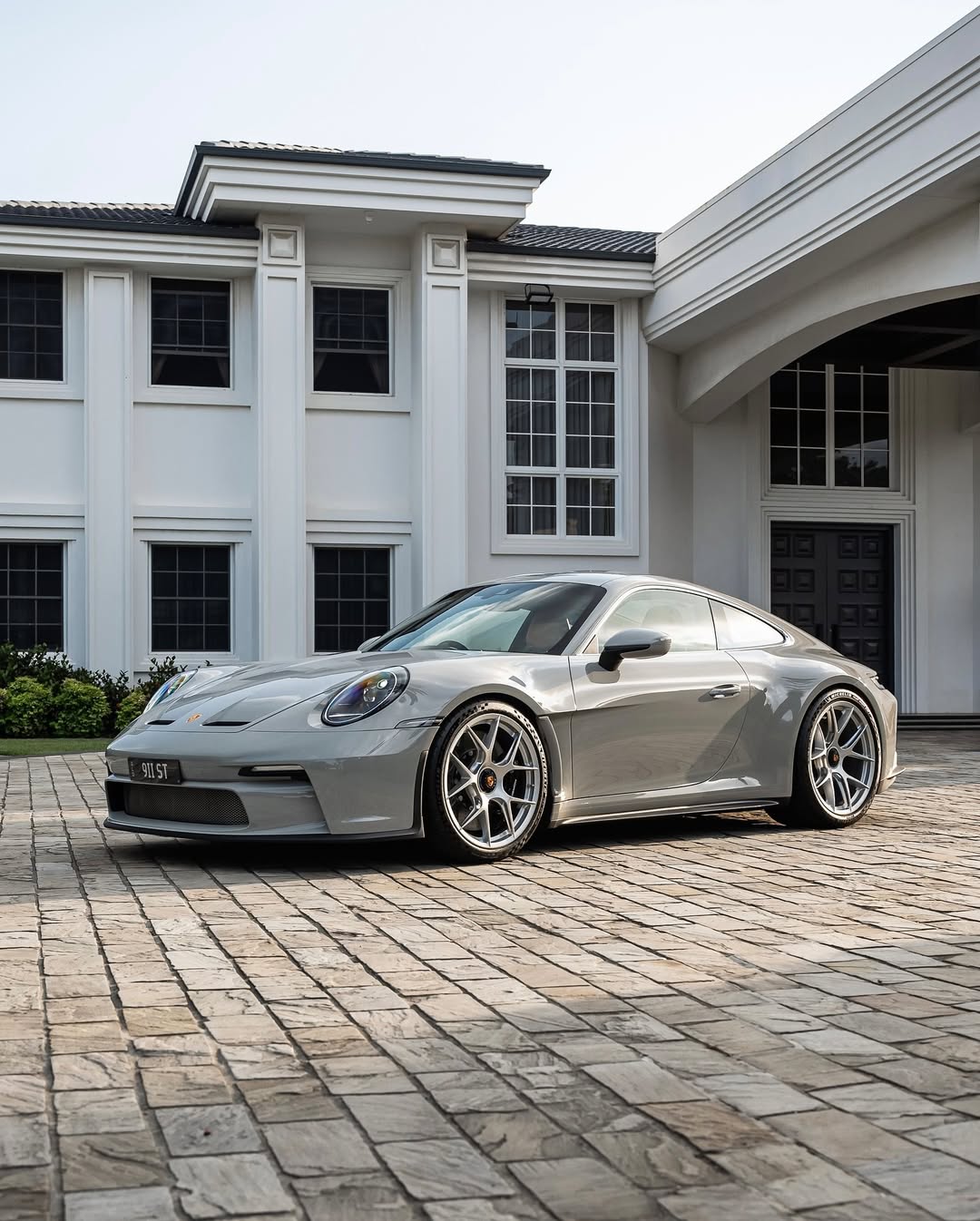 2025 Porsche 911 S/T in Mode Grau